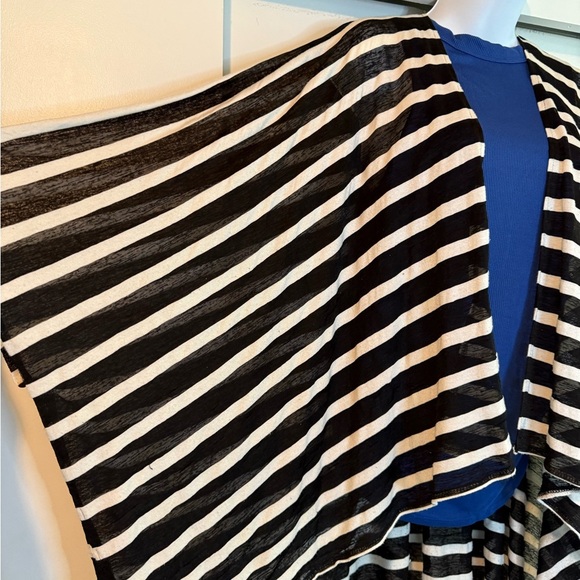 Striped Black and White Women's Lightweight Swawl - Picture 2 of 4